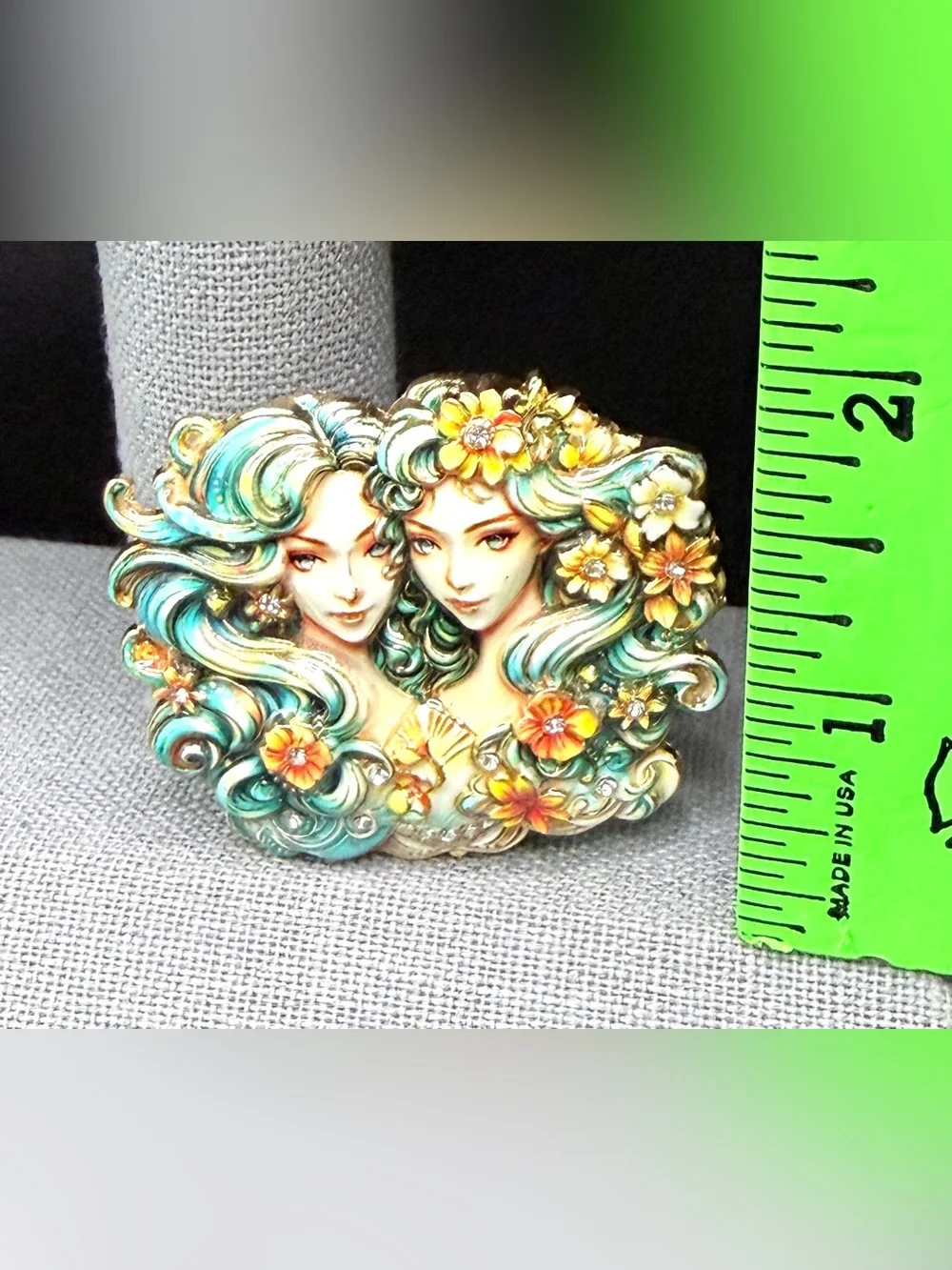 Unmarked enamel rhinestone